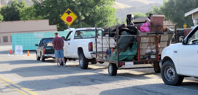 Piru residents line up early.