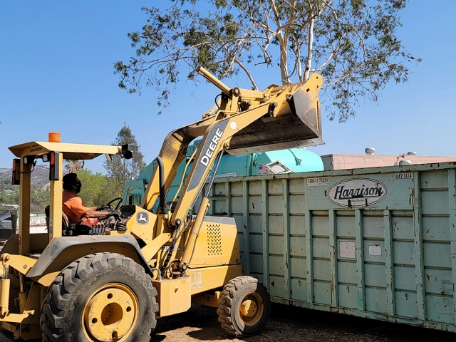 On Saturday, September 25th from 8am to 1pm, the City of Fillmore hosted a Citywide Clean–Up Day on Goodenough Road, between A and B Streets. Residents lined up and were able to bring trash, recyclables, furniture, old appliances and more and have it disposed of properly at no cost.