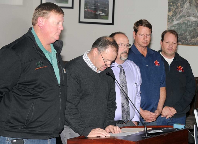 Bill Morris, a member of the Fillmore Fire Foundation, read a statement regarding the foundation which Landeros started at council meeting, Tuesday night.