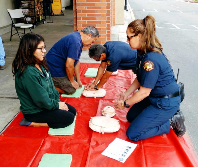 On Thursday, June 4th the Fillmore Fire Department celebrated National Sidewalk CPR day. Fillmore Fire set up in front of Vons from 9:00am to 12:00pm; they had over 70 people participate in Hands-On CPR with the fire crew. Fillmore Fire Department will be offering a CPR Class Monday, June 9th at the Fillmore Fire Station 6pm – 10pm, for $30. Photos Courtesy of Fillmore Fire Department.