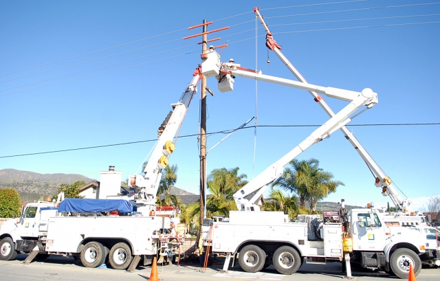Edison replaced an old power pole located on C and First Streets, on Tuesday.