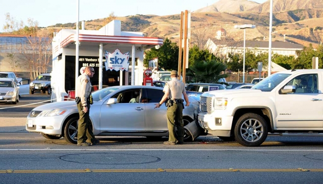 Monday, January 22 at approximately 4:40pm a fender-bender occurred near the corner of Ventura Street and Central Avenue, involving a white GMC truck and a silver Lexus. Police responded to the scene, no injuries were reported at the time and cause of the accident is unknown.