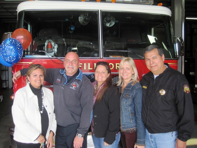 (l-r) Ari Larson, FireFighter of the Year Rob Rolf, Cindy Jackson, Tammy Hobson, and Fillmore Fire Chief Rigo Landeros.