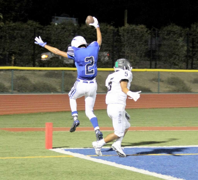 Flashes player #2 George Tarango Scores a touchdown this past Friday night against Eagle Rock. Final Score Fillmore 13 - Eagle Rock 19.