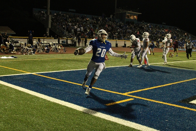 Flashes Varsity defeated Santa Maria in this year’s Homecoming game with a final score 56–21. Photos courtesy Crystal Gurrola.