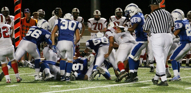 Fillmore’s defense played a great game against Carpinteria Friday night. They held Carpinteria on the one yard line and didn’t allow them to score. Derek Luna had 14 tackles and pass break up and Jose Rangel had 2 sacks. Fillmore plays at home this Friday against Nordoff High School. Pictured above: Dylan Dawson #56, Sammy Orozco #30, Derek Luna #38, Major Lee #12.