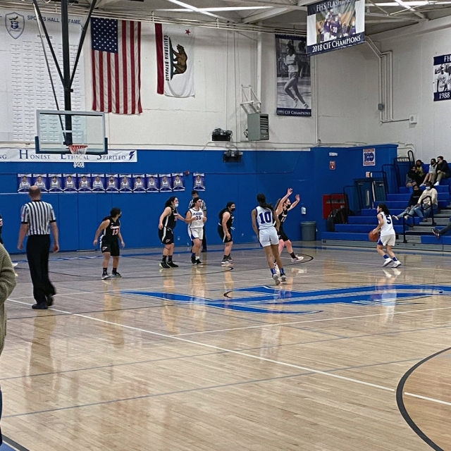 On Wednesday, January 26th, 2022, the Fillmore High Girls Basketball Team hosted a league game against Carpinteria. The Lady Flashes won 44-25. Great game Flashes! The Flashes will host long-time rival Santa Paula on Thursday, February 3rd, at 6pm, and on Saturday, February 5th, at 6pm the Flashes will host Hueneme at FHS. Info courtesy https://www.maxpreps.com/high-schools/fillmore-flashes-(fillmore,ca)/girlsbasketball/
schedule.htm. Photos courtesy https://www.blog.fillmoreusd.org/.