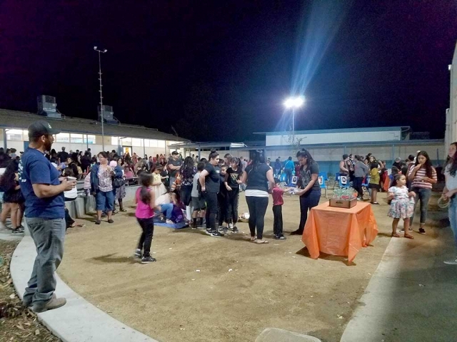 On Thursday, October 26th from 5pm-8pm Kids and parents dressed in their costumes and excitedly headed down to the annual Harvest Festival at San Cayetano Elementary, which included food, games, and activities.