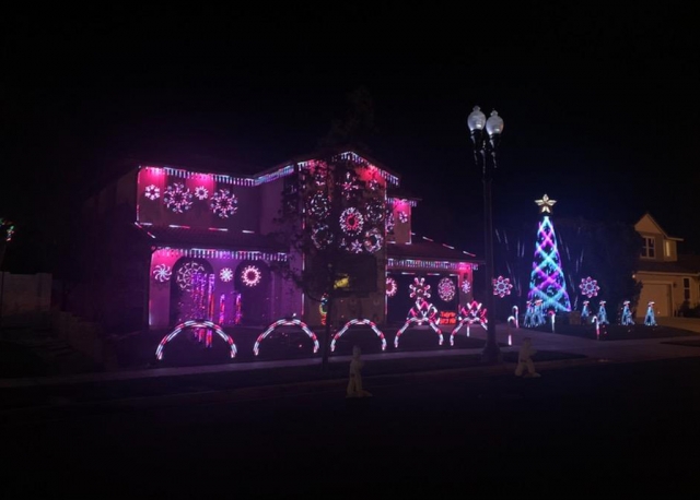 Christmas season is here! A holiday light and music show are on display at 408 Edgewood in The Bridges every night at 7:00, 7:30 and 8:00pm (past hours). The display includes music and visuals. You can tune into 97.7 FM on your car radio to listen to the Christmas music. Homeowner Ron Howard went all out to make sure this Christmas season is celebrated in Fillmore.