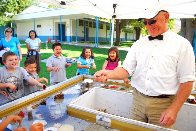 San Cayetano Elementary School hosted Mobile Marine Lab on Sept. 14th and 15th. Each class got to spend 30 minutes learning about and holding various sea specimens. The specimens are collected and released each day at the harbor. Dirk from Mobile Marine brought an octopus, various starfish, hermit crabs and colorful small fish. This was a wonderful hands-on experience all about science.