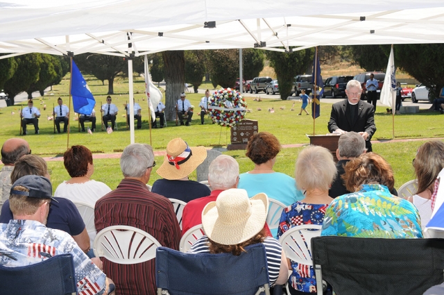 Rev. Bob Hammond, St. Stephens Anglican Church, lead the Memorial service.