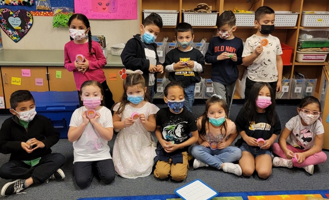 Mountain Vista kindergarten and 1st grade students earned prizes for completing i-Ready minutes and lessons. Pictured above and below are future leaders holding up their prizes. Photos courtesy Mountain Vista Wildcats Blog.
https://www.blog.fillmoreusd.org/mountain-vista-wildcats