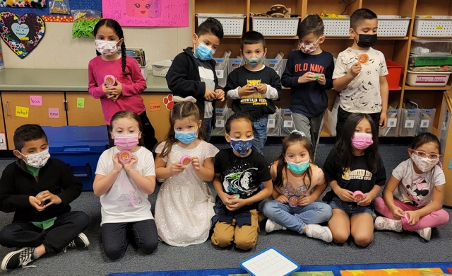 Mountain Vista kindergarten and 1st grade students earned prizes for completing i-Ready minutes and lessons. Pictured above and below are future leaders holding up their prizes. Photos courtesy Mountain Vista Wildcats Blog.
https://www.blog.fillmoreusd.org/mountain-vista-wildcats