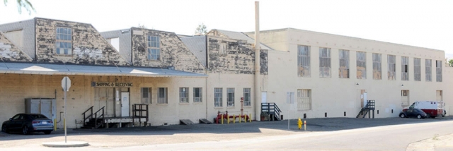 Above is the old citrus packing house located at the corner of Sespe Avenue and A Street. After the former owner's long battle with the City of Fillmore, on December 13th it was announced that it was sold for $1,420,000.