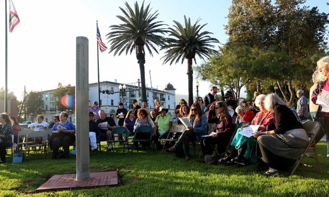 Thursday, September 24th citizens gathered in front of Fillmore City Hall to honor International Peace Day. Photos courtesy Sebastian Ramirez.