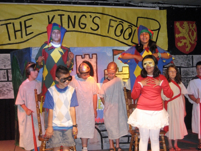 Sespe School GATE students presented a wonderful play last week called “The Kings Fool” inspired by Shakespeare’s play King Lear. The production was put on by fourth-grade teacher Gred Spaulding, and co-directed by third grade teacher LIsa Gosselin. Above several students practice their role during the last rehearsal.