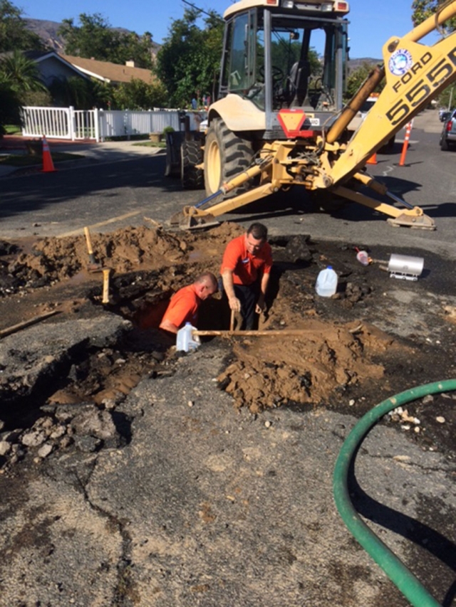 On Sunday, July 26th, Fillmore’s Public works crew responded to a water main leak on the 900 Block of Sespe Avenue. It took over 8 hours to repair the stubborn water leak and get water back on in the neighborhood. Hats off to the great work done by Fillmore’s finest Public Works crew who always work hard behind the scenes making sure that our city’s infrastructure is kept up and running smooth.