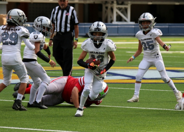 On Friday, November 11th the Fillmore Raiders Bantam Silver and Juniors Black teams traveled to SoFi Stadium to compete in the Super Bowl. Bantams Silver also traveled to SoFi Stadium however, they lost to Valley Rush but took 2nd place for their National League. Juniors Black defeated Santa Barbara in the Super Bowl and claimed the title of National Champions for their league. Congratulations to both teams on and amazing season! Congrats as well to the Raiders Mighty Mites Silver for claiming the Championship for the American League against Newbury Park on Saturday, November 5th in Ventura. The Raider Bantams Black took 2nd place in the American League. A great season for the Fillmore Youth Raiders Football program!