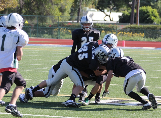 Fillmore Raiders J2 ‘s played against Simi Valley Green last Saturday. Raiders went on to beat Simi Valley 25-6 in the Semi-Finals. They will advance to the next round this Saturday, November 12, and play against Saugus. The game will start at 1:00 p.m. at home.