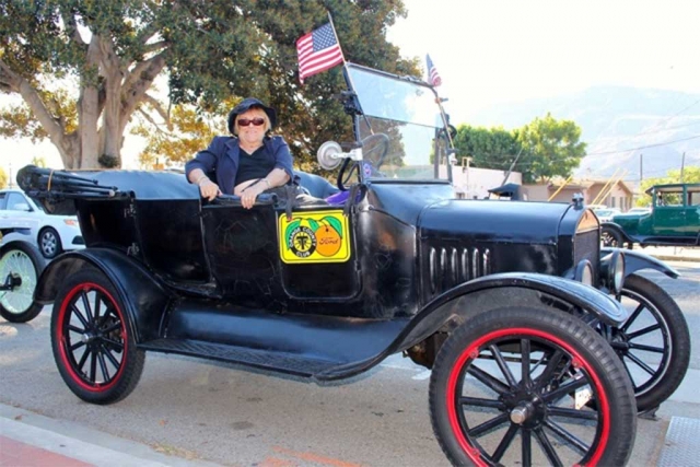 Twelve antique cars and 28 members of the Orange County Model T Ford Club toured the Fillmore, Santa Paula, Piru area October 9th through 12th. This was a trip several months in the planning by Fillmore native son, Leonard Morris, and club tour director, Dave Seiler. The club visited Bardsdale Cemetery where many members of the Morris family are buried. The tour culminated with a stop over at the Morris family home in Fillmore for lunch, horseshoes, miniature golf, and fun fellowship. What makes these tours so much fun is the challenge of the drive, getting to know fellow club members better, seeing new sights, learning new things, and meeting interesting people along the road, especially in Fillmore.