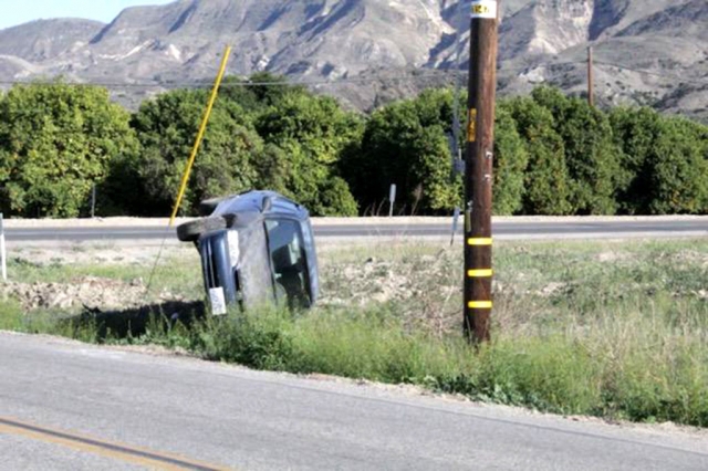 On Sunday, March 28th, at 4:09pm, Ventura County Fire and California Highway Patrol were dispatched to a rollover located at Chamberburgs Road and Riverside Avenue, Bardsdale. Arriving fire crews reported a single vehicle on its side; driver appeared to be out with no injuries. Cause of the rollover is under investigation. Photos courtesy Angel Esquivel—AE News.