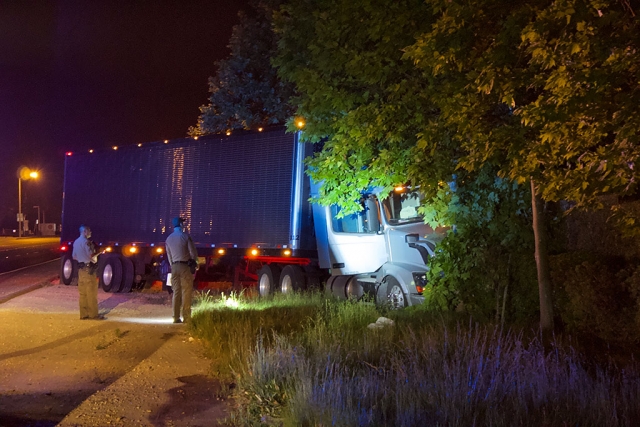 On June 4th, 2021, at 11:30pm, a Ventura County Sheriff’s Department unit was flagged down by a civilian concerning a possible injury collision in the area of Ventura Street and Mountain View. The police unit responded with lights and sirens to the reported area. Upon arrival the deputy found a semi-truck crashed into a brick wall near The Bridge’s homes. Police units shut down eastbound Ventura Street #2 lane for about 30 minutes. No injuries were reported. Photo courtesy Angel Esquivel—AE News.