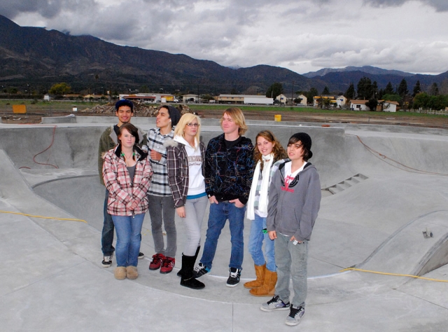 Fillmore’s new skateboard park is expected to be open for business December 22. The long-awaited facility was
promised to our youth nearly 7 years ago. Designed by professional skateboard experts, it has areas for beginners, more experienced, and expert skateboarders. Drainage will soon be hooked up to the city storm system and will keep the bowls free from water accumulation. This million-dollar park, urged-on by former Mayor and serving Councilman Steve Conaway, will be the best of its kind in Ventura County.