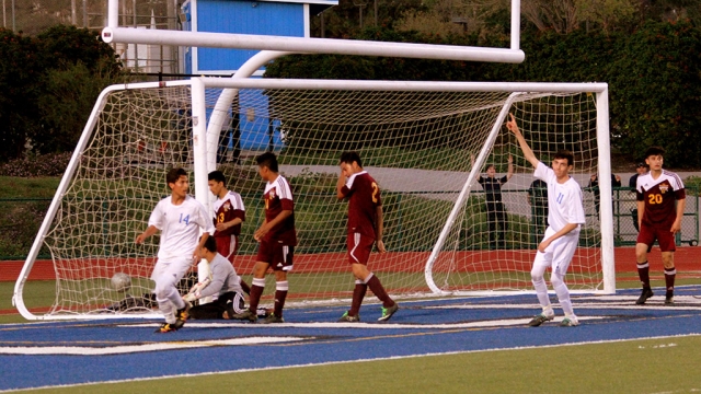 (above) Flashes score during Tuesday night's Championship match against the Wildcats. Fillmore Flashes Boys Soccer defeated Sun Valley Wildcats at home 3-0 to improve their record to 21-3-3 (9-1 at home) and advance to the next round of the of 2016 CIF Southern California Regional Boys Soccer Division 5 Championships. Fillmore is seated #2 in the tournament of only 8 teams that qualified to compete. No pre-sale tickets available, gates open and ticket booth sales start at 4pm at Flashes Field. Match starts at 5:30pm. The Fillmore High Alumni Association will be accepting donations in exchange for Flashes gear including hats, t-shirts, hoodies, scarfs, beanies and seat cushions. Donations go towards the Alumni Association's Scholarship Fund. [Editors Note: Go Flashes!]