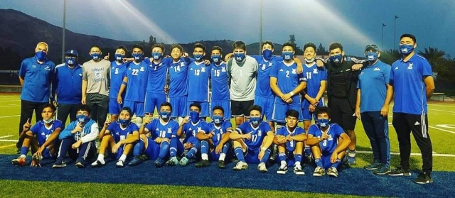 On Thursday, May 13th your League Champions Boys Varsity Soccer team will host South Torrance in the first round
of CIF at 4:30pm. The entrance is unlimited so if the community could come support us, it would mean a lot to your
Flashes team. Spread the word and let's fill that stadium up with blue! Don't forget your face mask. Photo courtesy
Fillmore Flashes Soccer Facebook page.