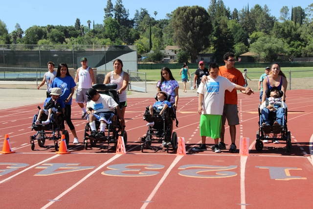 The athletes getting ready for the 10m wheelchair race