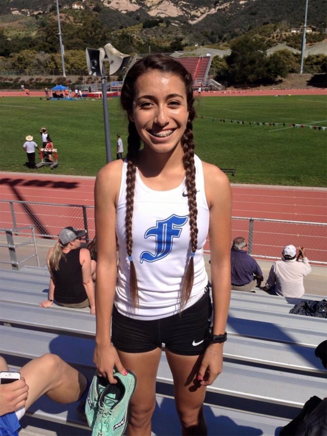 Junior Lupita Perez had an amazing day at the Rincon Races. She won both the 1200m with a time of 3:52.80 and the 2400m with a time of 8:34.31. In addition to winning the races she broke both meet records.