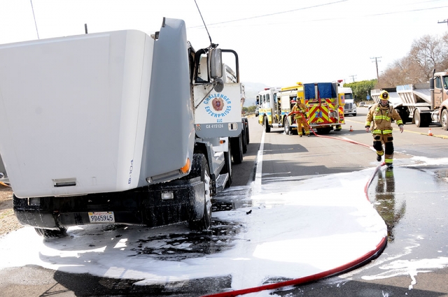 On Tuesday, February 18th at 12:09pm crews responded to a large vehicle fire on East Telegraph Rd. near Piru. Once on scene crews found the cabin of the semi on fire. Firefighters were able to extinguish the flames quickly, no injuries were reported. Cause of the fire il under investigation.