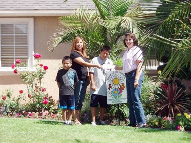 Estrella family win Yard of the Month for August.