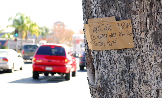 Illegal yard sale sign