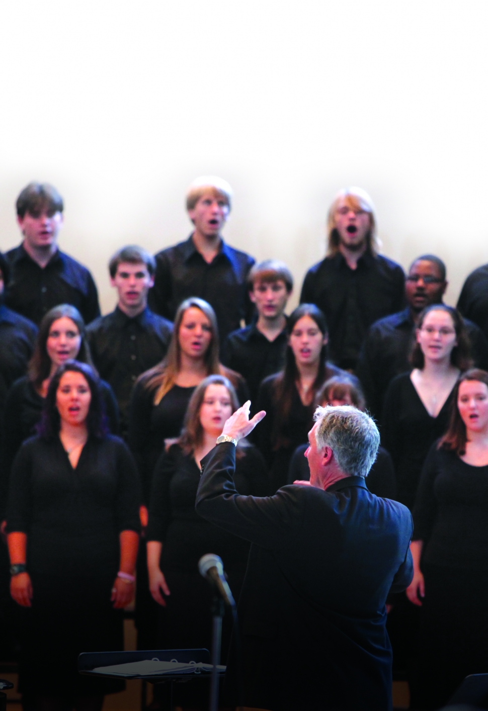 Wyant Morton conducting the Homecoming Choral Concert