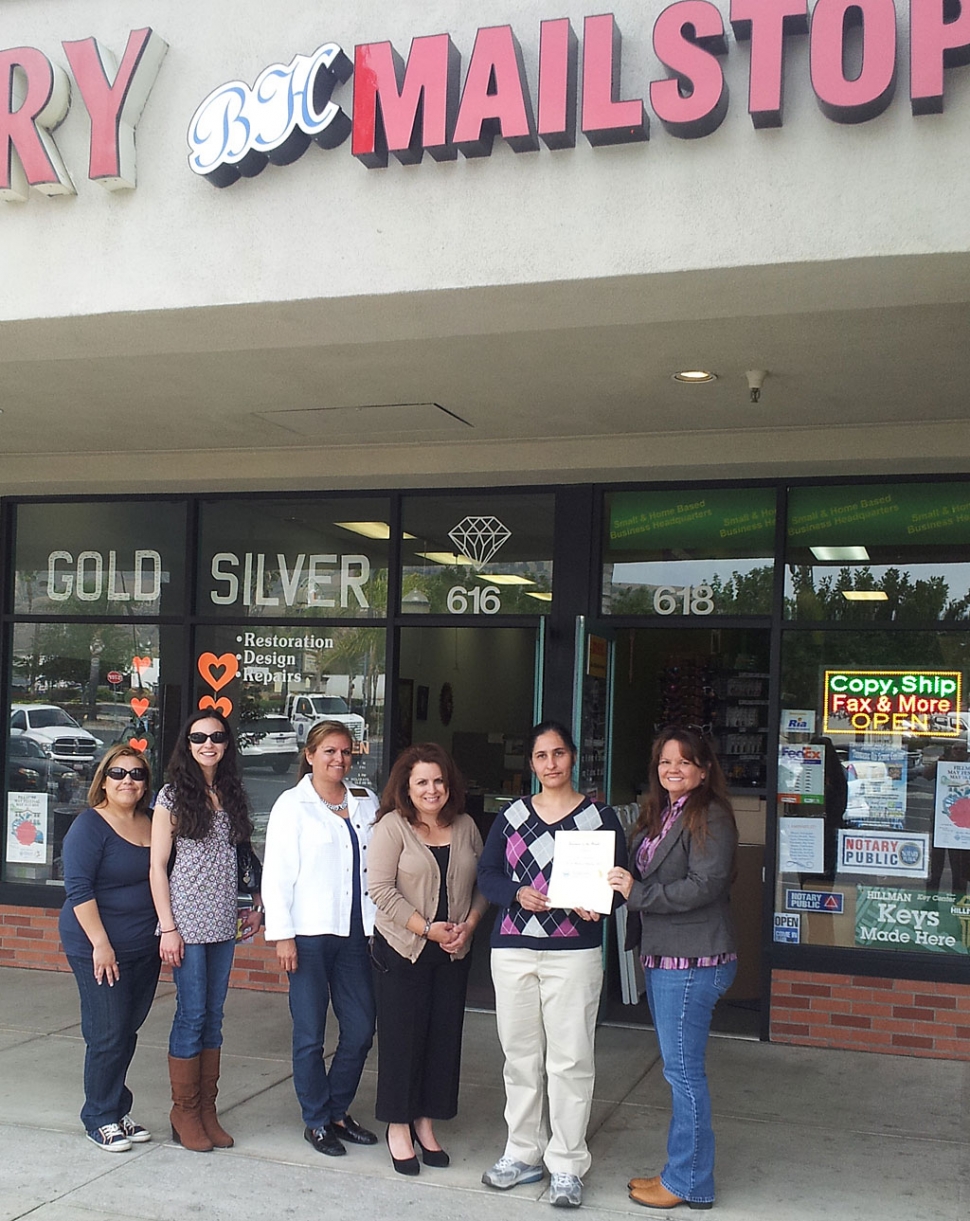 (l-r) Board Directors Irma Magana, Renae Stovesand-Martel, Ari Larson, Theresa Robledo, Owner Harprit Chohan and Chamber President Cindy Jackson.