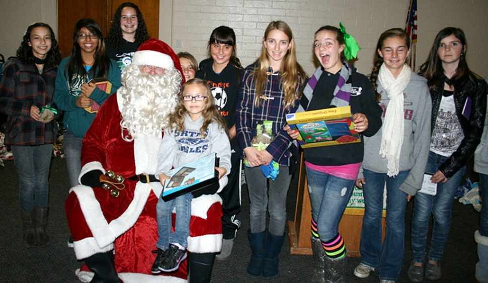Thanks to Santa for coming to the Bardsdale 4H Christmas party.