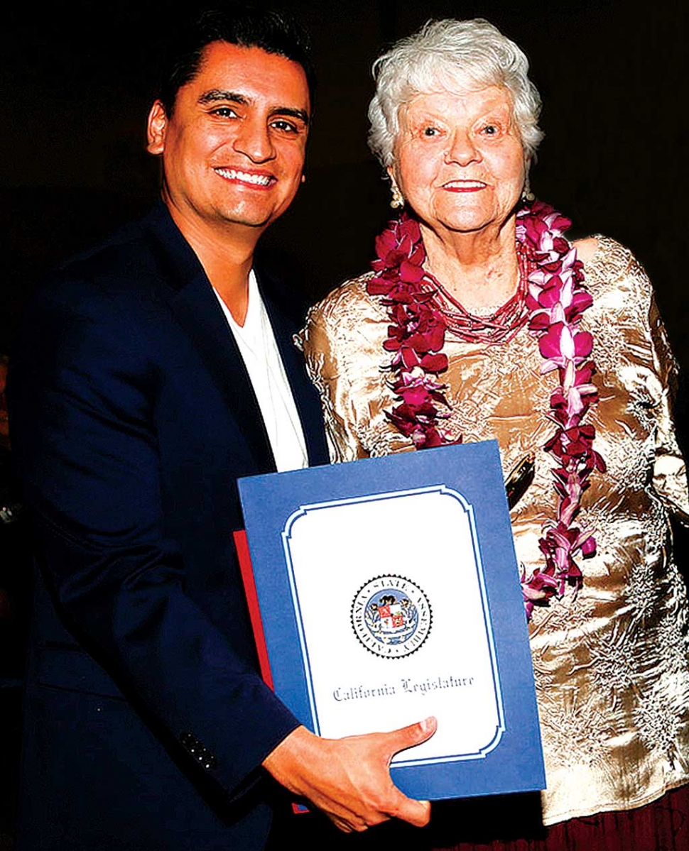 (above) Lifetime Achievement Citizen - Raelene Chaney. Friday, March 30th the Fillmore Chamber of Commerce hosted its Annual Community Awards Installation Dinner at the Veterans Memorial Building. This year’s dinner was provided by Casamia and dessert was provided by La Michoacana. Master of Ceremonies was Ernie Villegas. Photos courtesy Charles Morris of KSSP Photography.