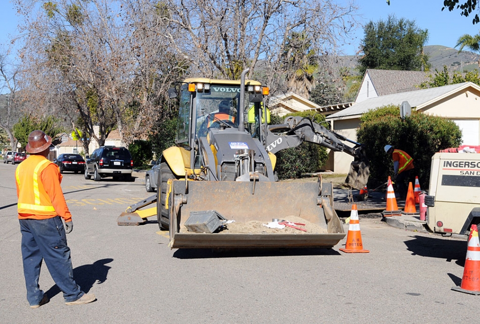 SoCalGas and AM Ortega Construction have been performing maintanence on the city’s gas lines (Sespe and Orchard) since December 17, 2012. The work will continue until until January 15, 2013. Parking in the area has become a premium.