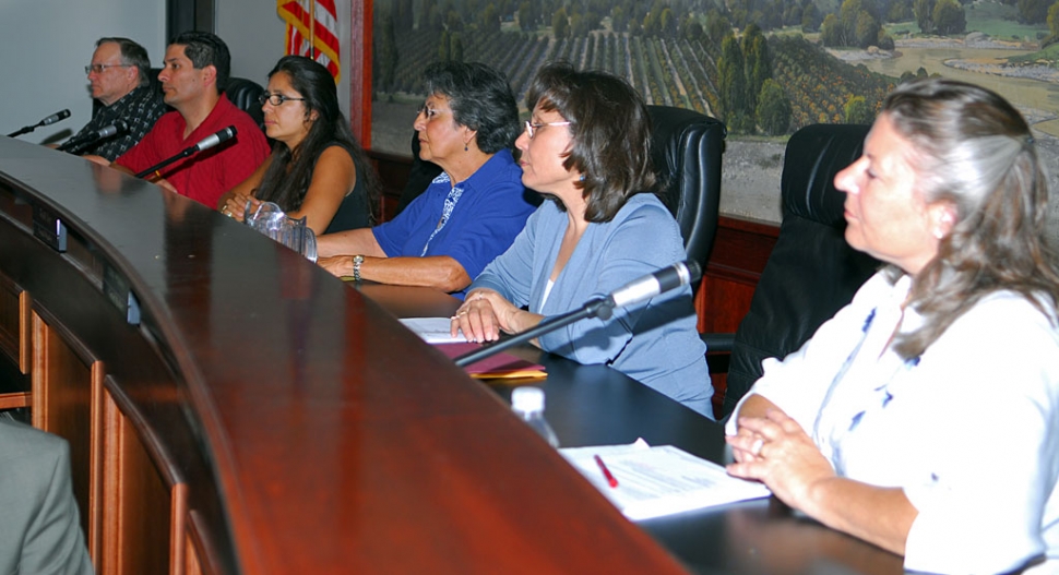 A joint School Board-City Council meeting was held Tuesday. Left to right, City Councilmember Scott Lee, school board member John Garnica, Councilmember Cecilia Cuevas, school board members Liz Wilde, Virginia De La Piedra, and Councilmember Patti Walker.