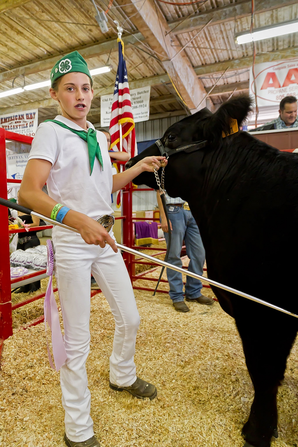 Erin Berrington, Piru 4H, raised a 1,275 lb market steer that was awarded 4H Champion steer, overall Reserve
Grand Champion.