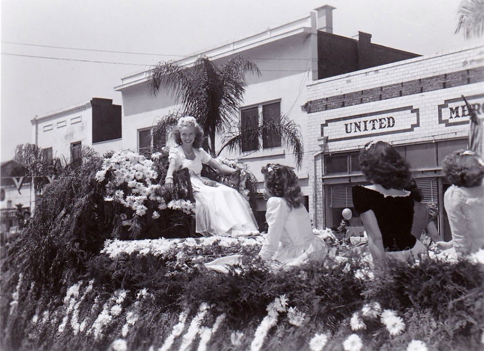 Fillmore’s Festival Queen of 1946 Queen Ruth Johnson and Ruth Johnson her court Jackie Hampson, Billie Barden, Inez Phillips and Glendolyn Stull as the ride in the Parade. 