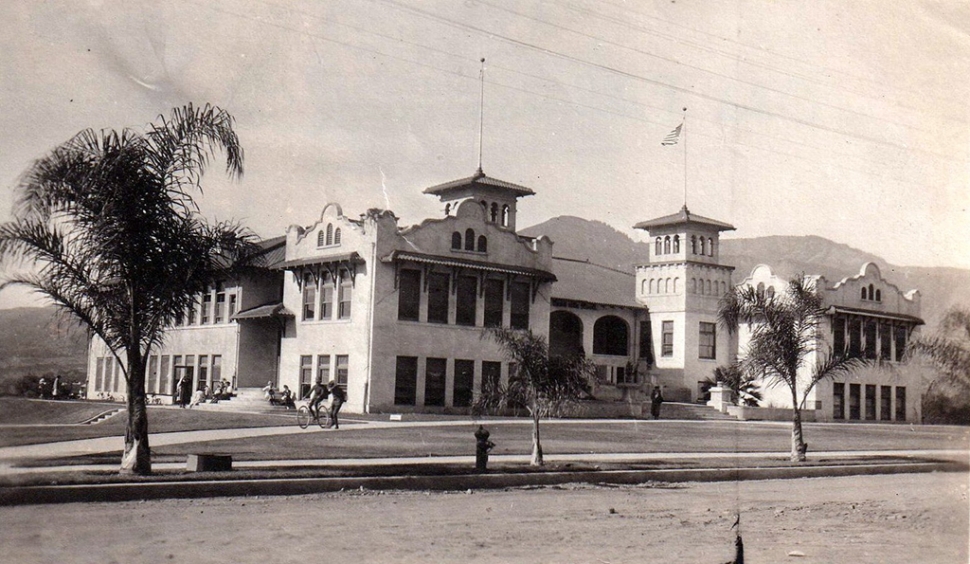 Fillmores first high school circa 1914.