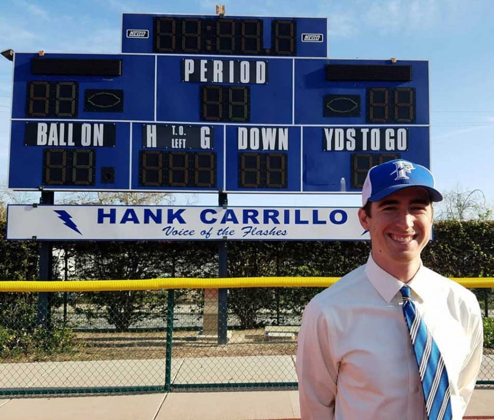 Fillmore High School announced former Flashes Receivers Coach Sean Miller as their new head Football Coach. In high school Sean was an All-League Receiver as well as an All-County Academic player. He continued playing football at Cal Lutheran University before becoming Royal High School’s Varsity Receivers’ coach for 6 years as well as the Offensive
Coordinator for a year.