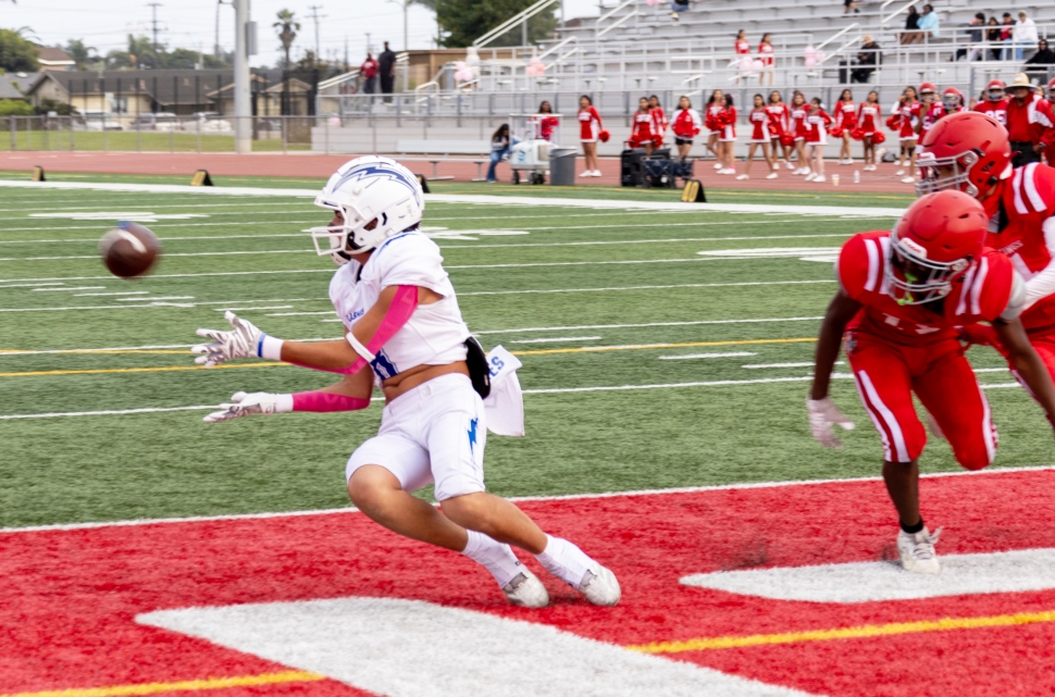 Pictured above is a Flashes JV player making a catch in the endzone to score for the Flashes in last week’s game. Photo credit Crystal Gurrola.