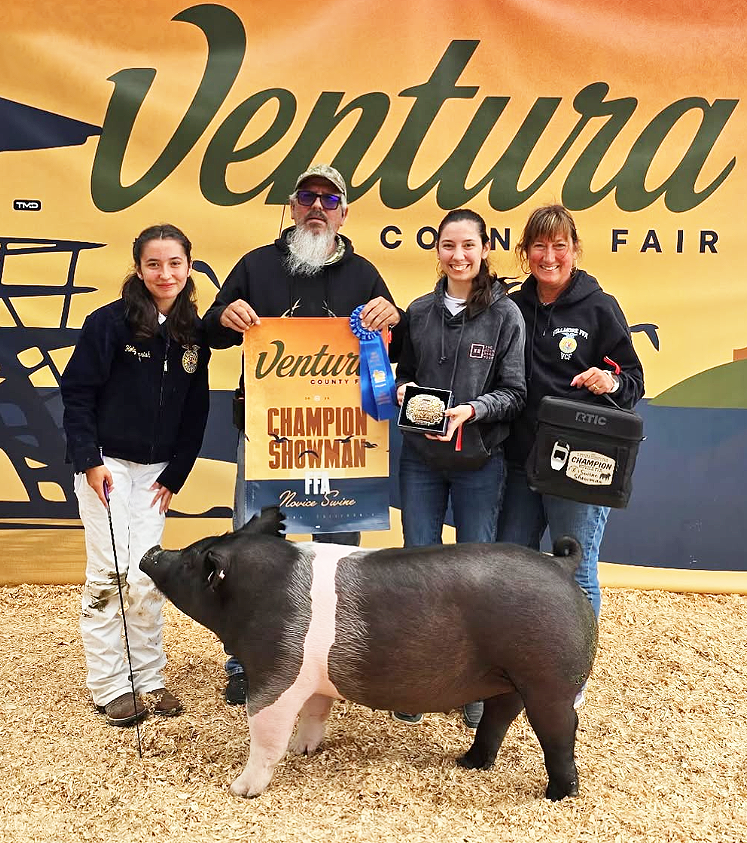 Congratulations to our Novice FFA Swine Showman Champion! Way to go, Holly Parrish!