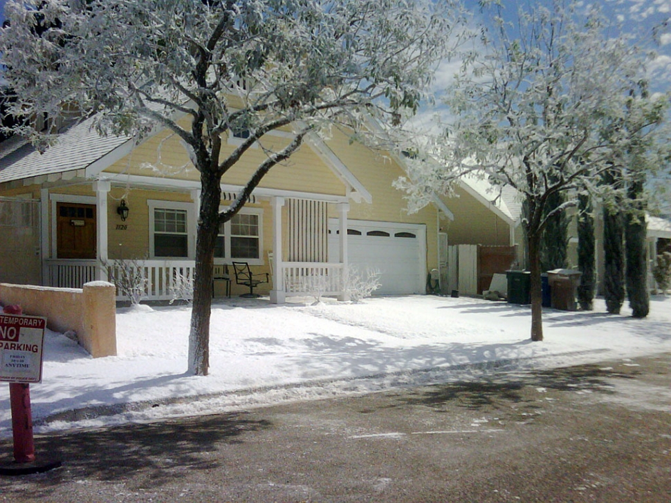 It’s winter on Shady Lane! The Traditions tract received a dusting thanks to the hit HBO series “Big Love” to create a winter wonderland for filming.