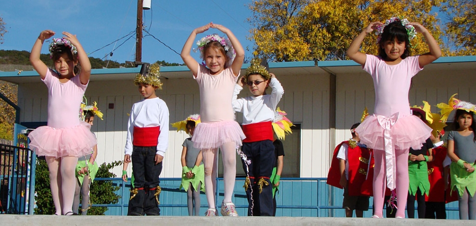 Mrs. Swensen’s first grade class doing the Nutcracker for the San Cayetano Winter Program.