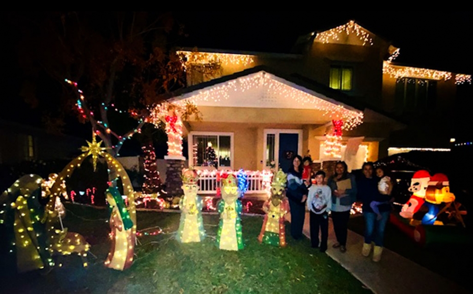 Pictured are this year’s Holiday Yard of the Year winners: (l-r) Annette Cardona, Kamrie Cardona, Noah Halcon, Ari Larson of Fillmore Civic Pride, Brittany Halcon and Alani Halcon.