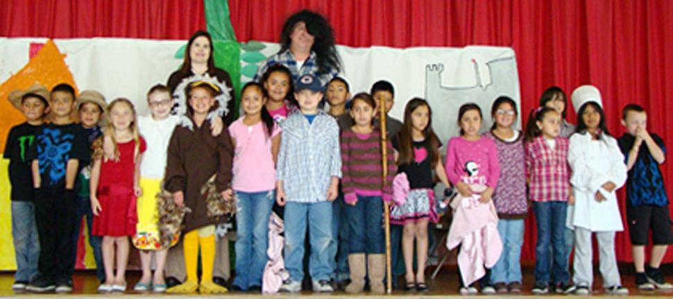 Mrs. Mitchell and Mrs. Laureano’s 2nd grade class performed Jack and the Beanstalk for the rest of San Cayetano classes.